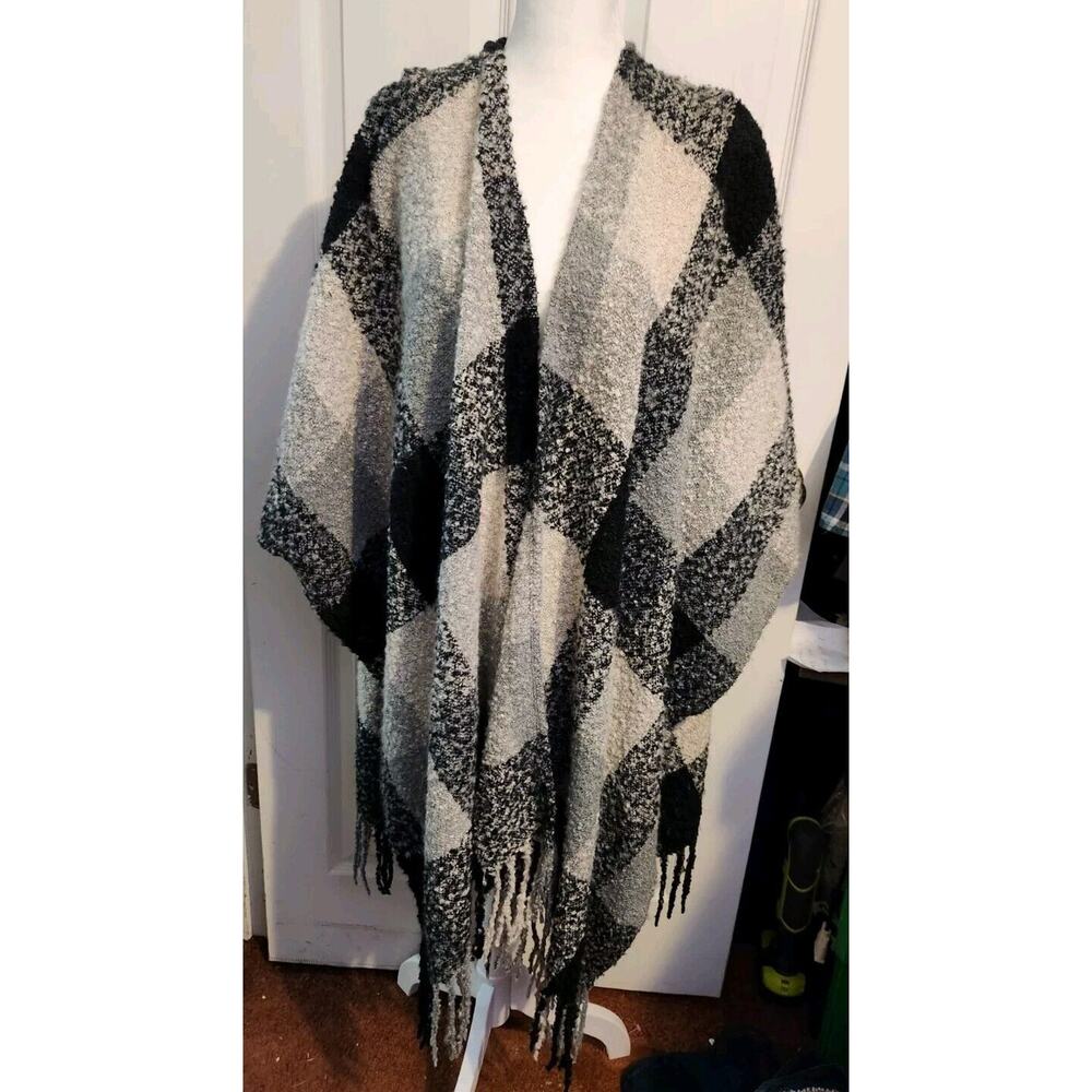 Woolrich Women's One Size‎ Blanket Wrap Shawl Cape Poncho Soft Black & Gray NWT